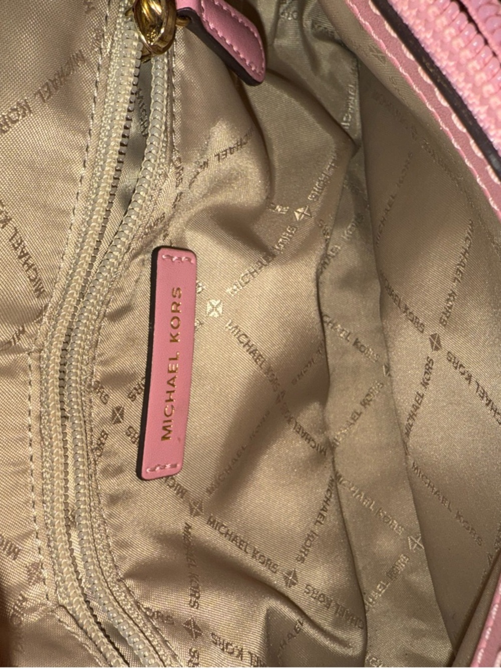 Michael Kors Peyton Quilted Patent Shoulder Bag with Gold Hardware - Picture 5 of 10